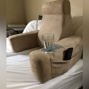 Homedics Luxury Folding Massaging Back Rest.